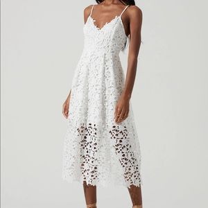 NWT VICI Lace MIDI Dress